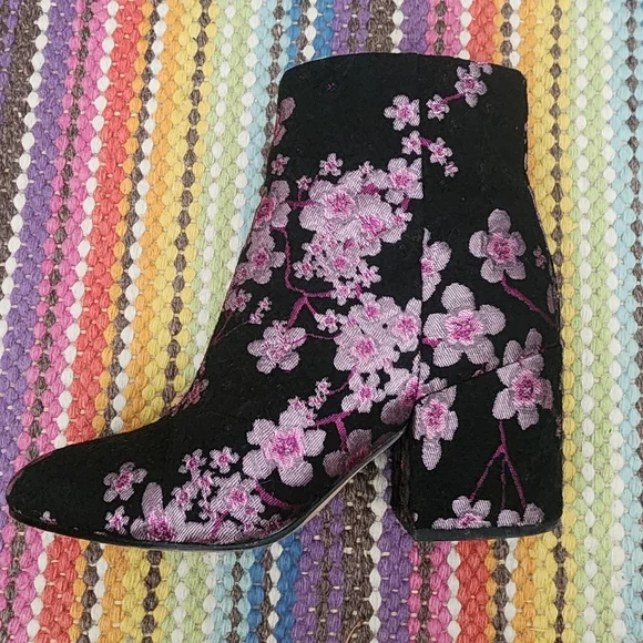 Sam Edelman Embroidered Floral Black and Pink Ankle Boots - Picture 5 of 10